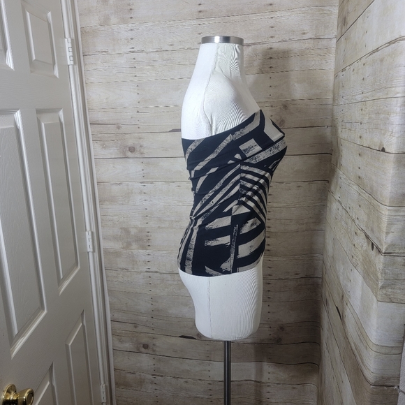 Halter top - Picture 2 of 4